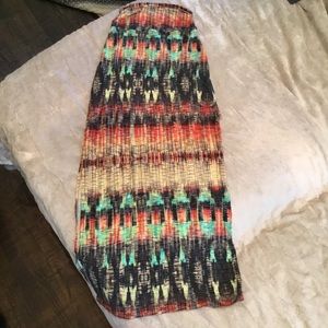 Cute long skirt flattering fit!